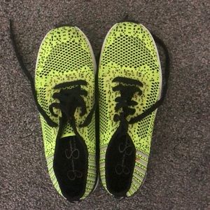 Jessica Simpson she’s in good condition. Size 7.